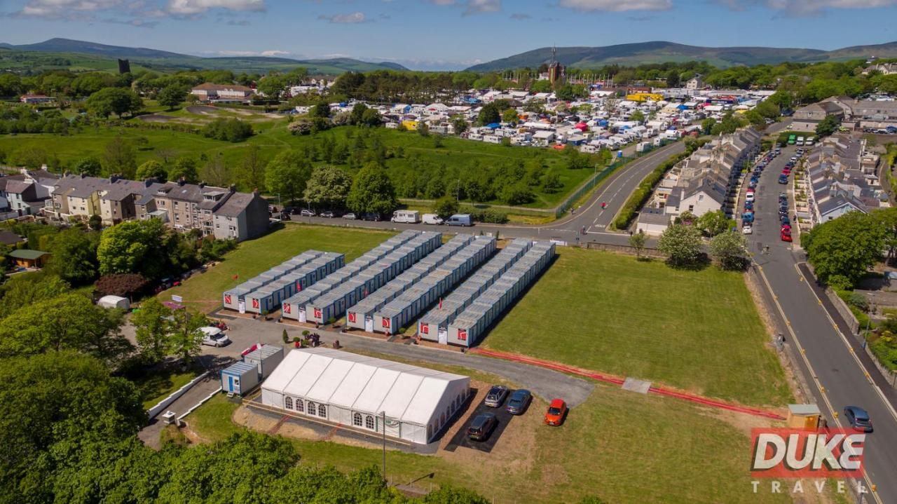 Iomtt Village At Isle Of Man Tt Douglas Exterior foto