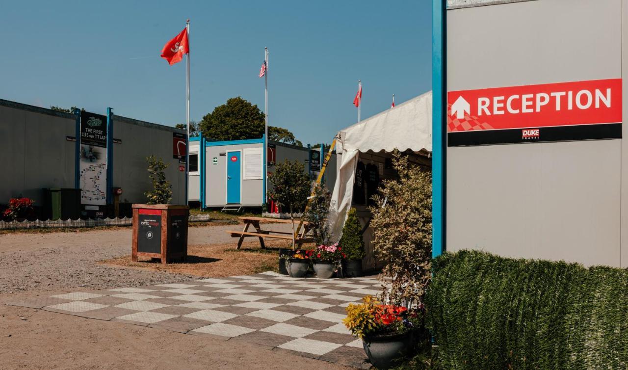 Iomtt Village At Isle Of Man Tt Douglas Exterior foto